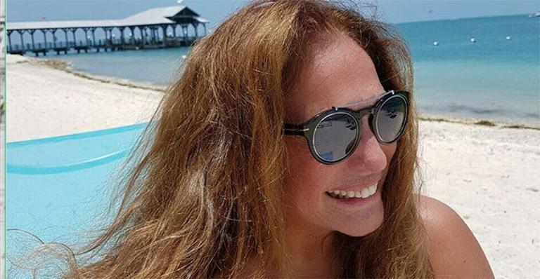 Aos 73, Susana Vieira aparece de biquíni tomara que caia nos Estados Unidos