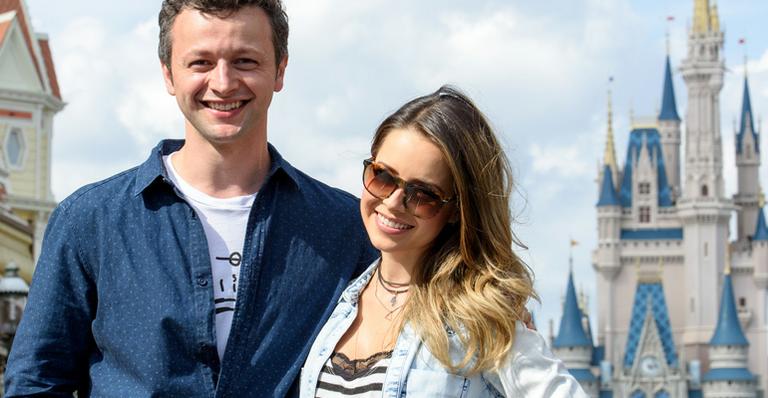 Lucas Lima celebra os 8 anos de casamento com Sandy