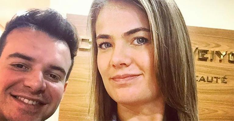 Belutti clica a esposa Thais Pacholek com o herdeiro nos braços