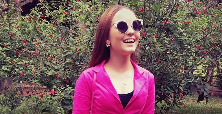 Larissa Manoela dá colo para João Guilherme Ávila e comemora 9 meses de namoro