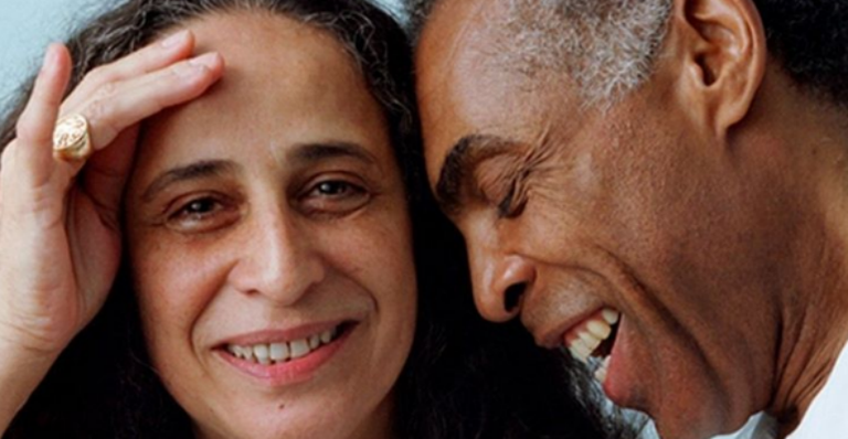 Maria Bethânia celebra os 70 anos e ganha declaração de Gilberto Gil
