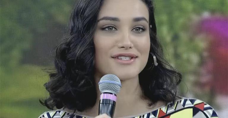 Na TV, Débora Nascimento volta a negar gravidez, mas faz planos para vinda do primeiro herdeiro