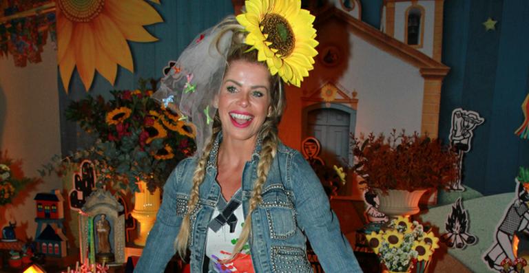 Karina Bacchi: diversão na festa junina da ONG Florescer