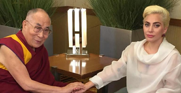 Lady Gaga é ‘banida’ na China após encontro com Dalai Lama