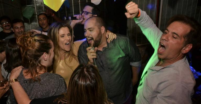 Elenco de ‘Chapa Quente’ comemora o sucesso da 2° temporada da série