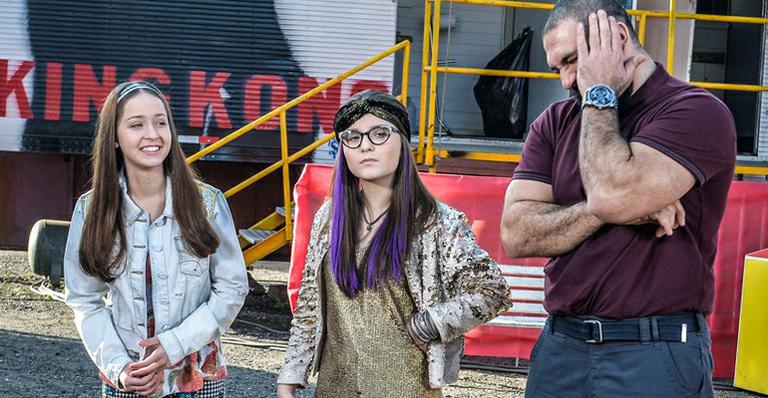 Larissa Manoela grava cenas de ‘Cúmplices de um Resgate’ em circo