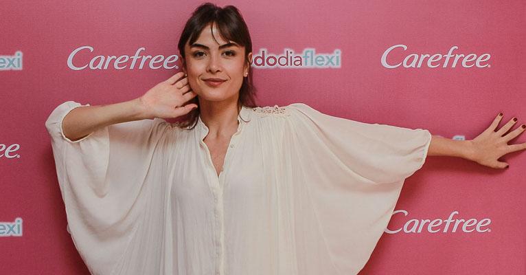 Maria Casadevall se diverte em evento feminino em SP