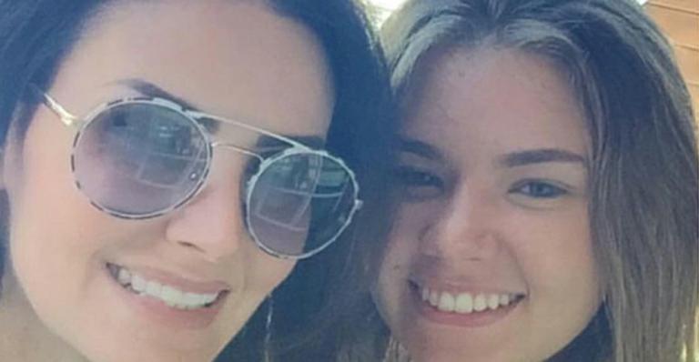 Lisandra Souto mostra foto com a filha e fãs elogiam: “Parecem irmãs”