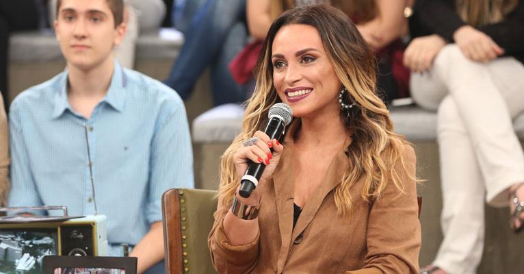 Aos 40 anos, Suzana Pires publica fotos sem maquiagem