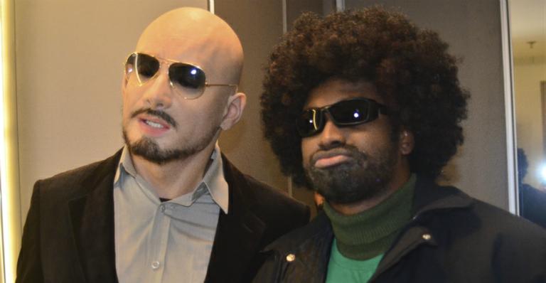 Rodrigo Faro e Thiaguinho surgem irreconhecíveis em gravação de programa