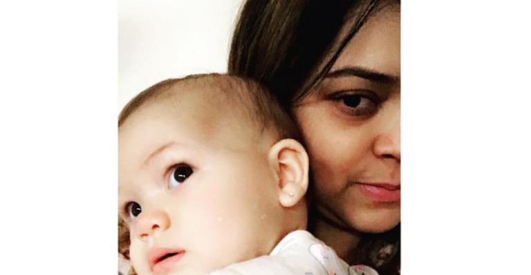 Preta Gil posa com a neta, Sol: “Benção de Deus”