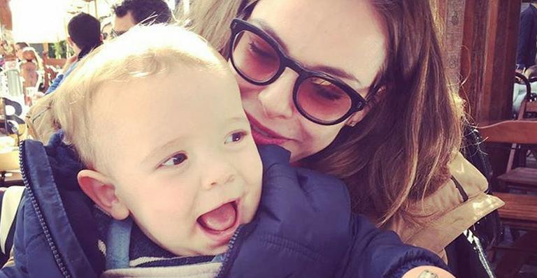 Regiane Alves comemora os dez meses do filho, Antonio: ‘Muito amor’