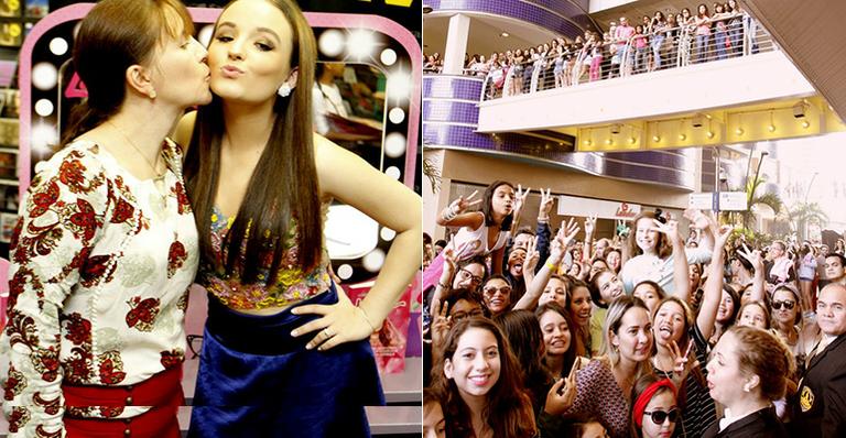 Larissa Manoela ganha beijo da mãe e carinho de multidão de fãs no lançamento de seu novo livro