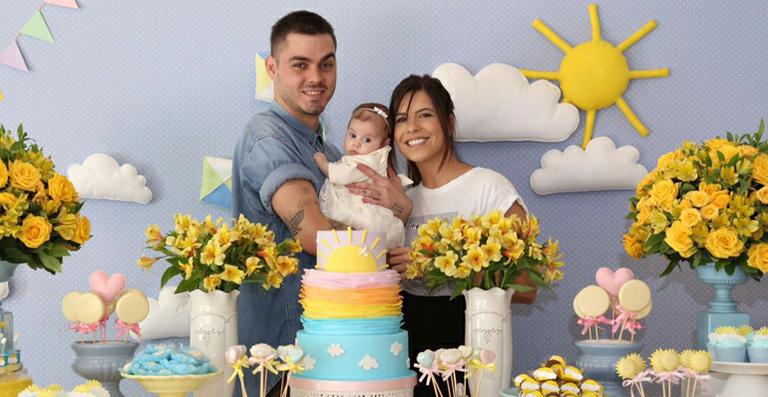 Rubia Baricelli celebra os três meses da filha, Helena