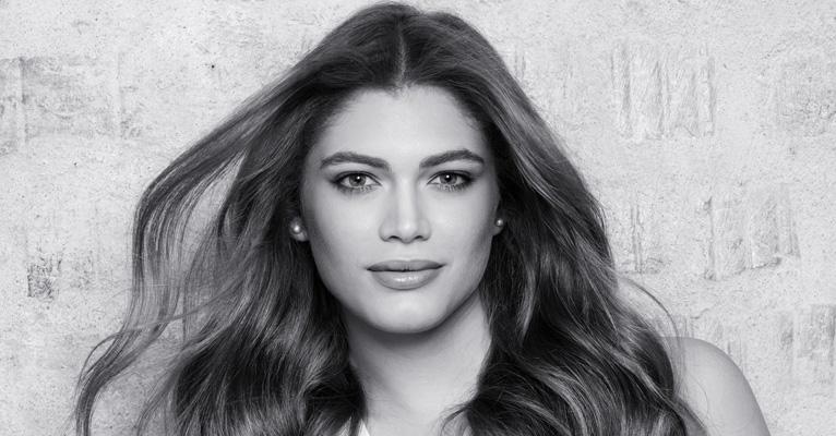 Modelo transgênera Valentina Sampaio é a nova porta-voz da L’Oreal Paris