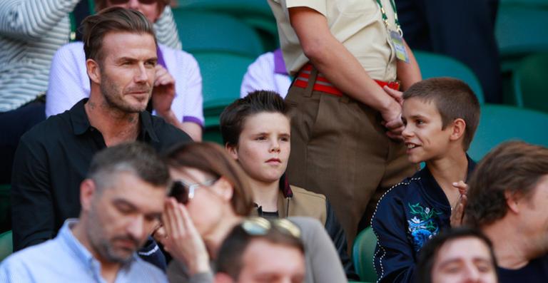 David Beckham leva os filhos para torneio de tênis em Londres