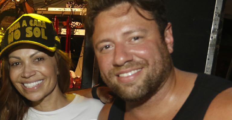 Solange Almeida reata casamento e curte férias com Wagner Miau