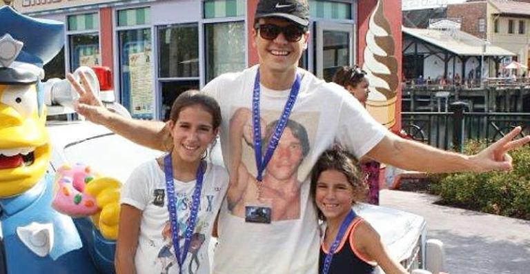 Rodrigo Faro curte as férias com a família em Orlando
