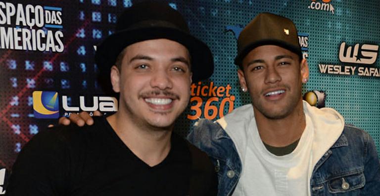Neymar curte show de Wesley Safadão em São Paulo