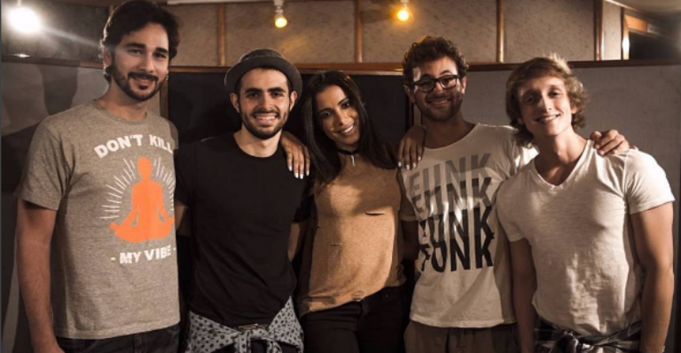 Anitta grava música com a banda Jamz, do ‘Superstar’