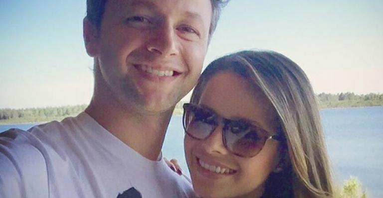 Sandy completa 34 anos e ganha declaração de amor do marido: ‘Meu chão’