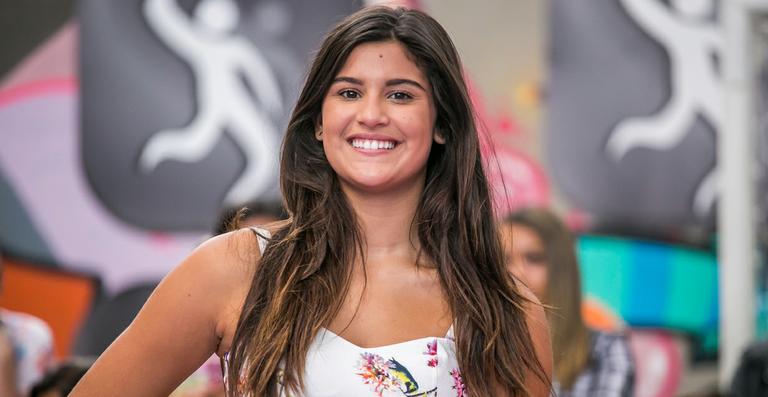 Giulia Costa curte férias em Nova York e recebe elogios
