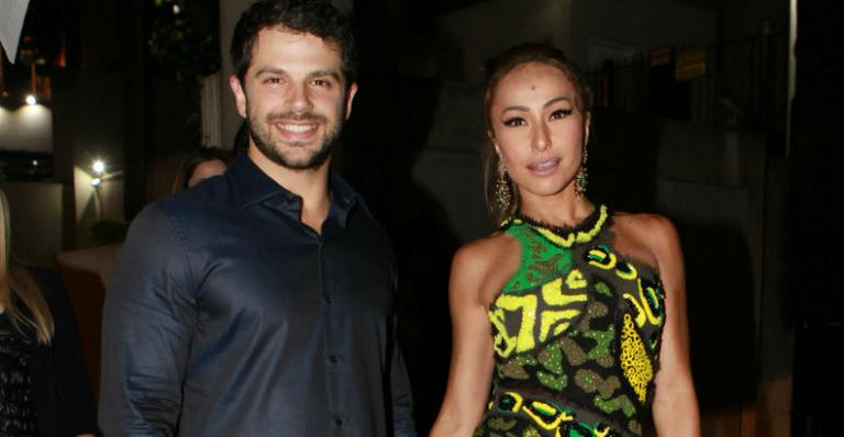 Sabrina Sato e Duda Nagle vão juntos à lançamento de revista