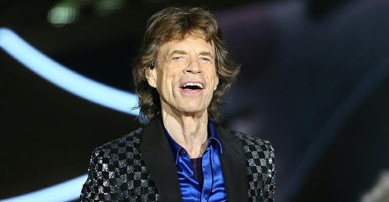 Aos 73 anos, Mick Jagger se diverte no Caribe com os filhos