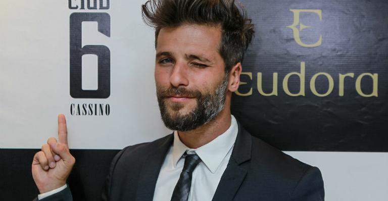 Bruno Gagliasso lança novo perfume masculino e admite: “O homem de hoje tem outra cabeça. Somos mais preocupados com a vaidade