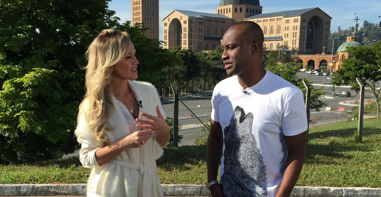 Thiaguinho e Eliana visitam Santuário de Aparecida: “Credito tudo à minha fé”