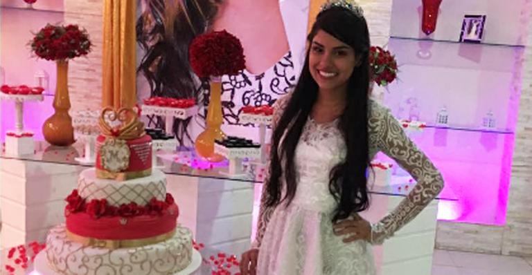 Munik Nunes ganha festa de aniversário e agradece fãs: “Preciso de vocês”
