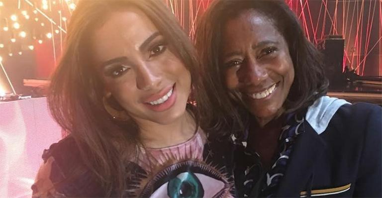 Gloria Maria elogia cantora Anitta: ‘Merece todo sucesso do mundo’