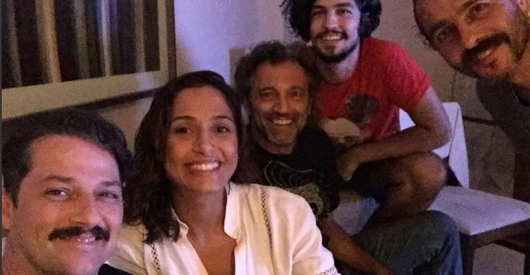 Camila Pitanga mostra foto dos bastidores da novela Velho Chico