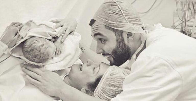 Antonia Fontenelle mostra foto do parto e se derrete: “Eu só babo”