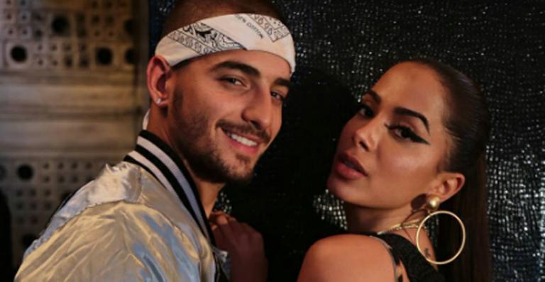Anitta surge sexy com body de oncinha em novo clipe