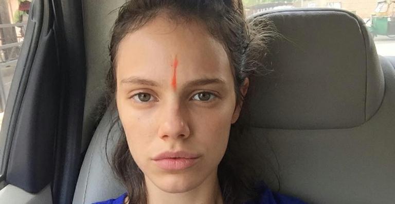 Laura Neiva compartilha fotos da sua viagem pela Índia