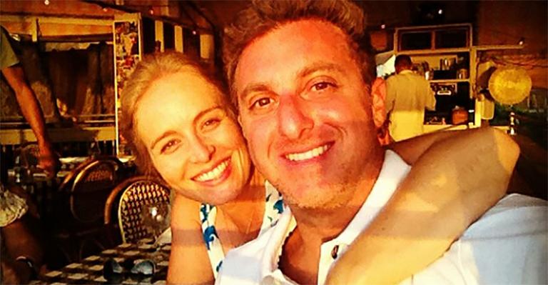 Angélica fratura o dedo em viagem de férias e mostra foto: ‘Deu ruim’