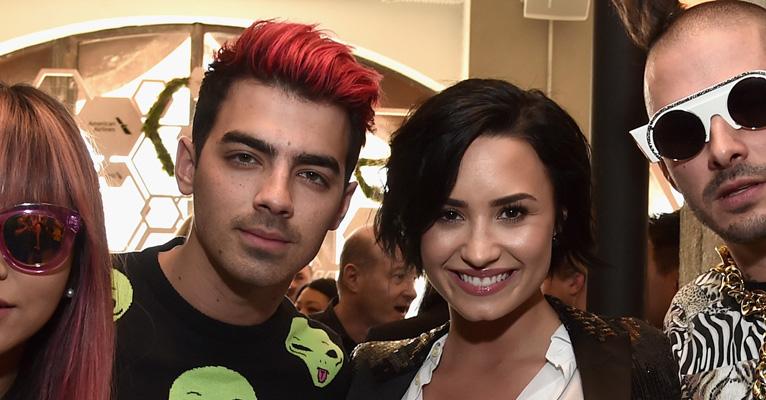 Joe Jonas elogia a ex-namorada, Demi Lovato: ‘Ela é incrível’