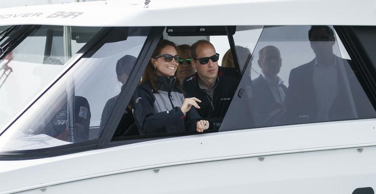 Kate Middleton e príncipe William: diversão em corrida de barcos na Inglaterra