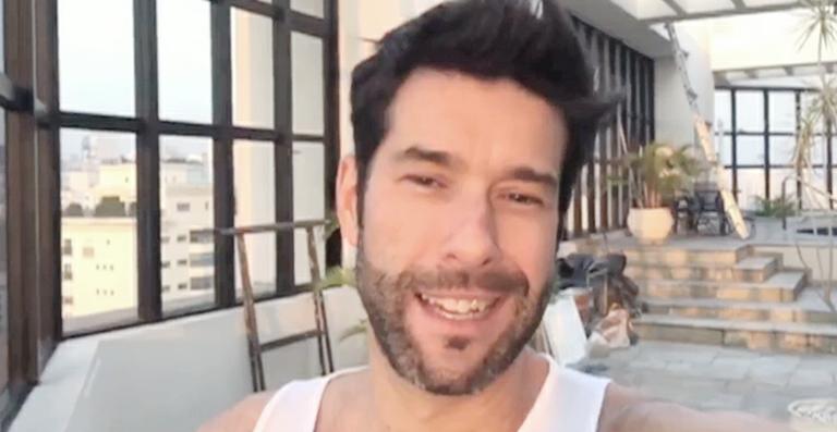 Exclusivo: Daniel Del Sarto mostra os bastidores de teatro em SP