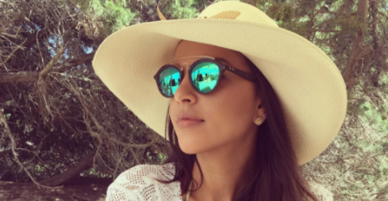 De férias, Mariana Rios curte praia em Ibiza, na Espanha