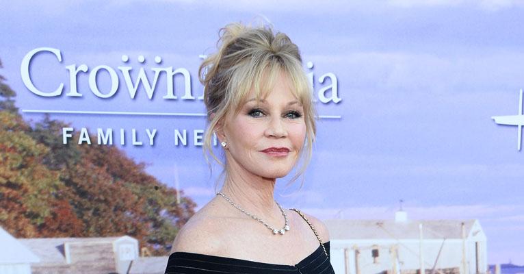 Após 20 anos casada, Melanie Griffith fala de fase solteira: ‘Introspectiva’