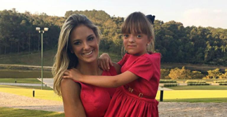 Ticiane Pinheiro mostra encontro de gerações da família