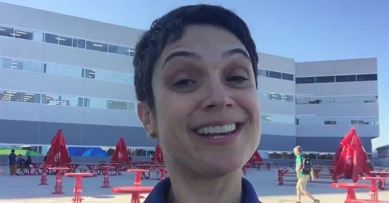 Sandra Annenberg aparece sem maquiagem  para divulgar as Olimpíadas no Jornal Hoje