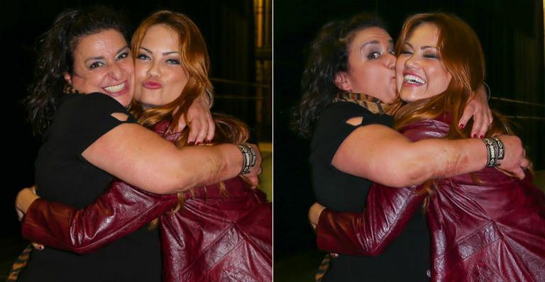 Ellen Rocche prestigia espetáculo de Grace Gianoukas, sua colega em ‘Haja Coração’