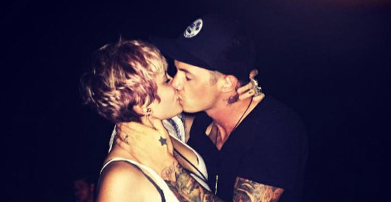 Paris Jackson compartilha fotos românticas com o namorado