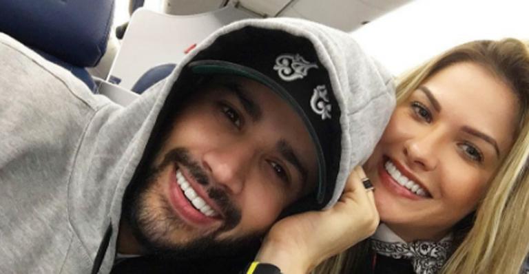 Gusttavo Lima viaja em turnê para os Estados Unidos com Andressa Suita