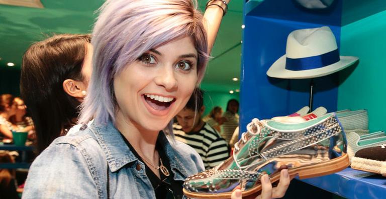Vencedora do Super Chef, Julianne Trevisol marca presença em evento fashion