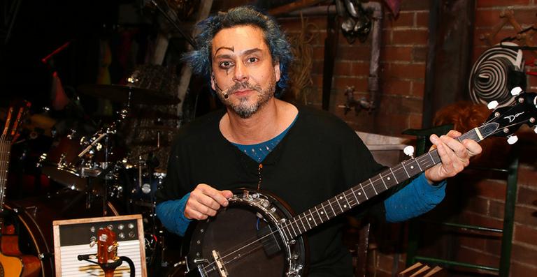 Alexandre Nero apresenta seu novo trabalho no teatro