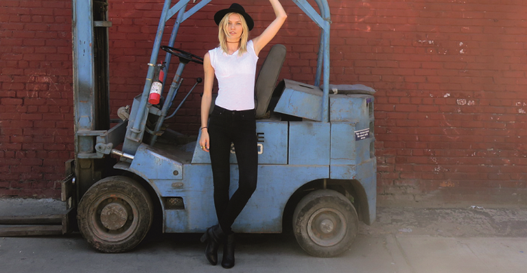 Os passos seguros da top Aline Weber em Nova York